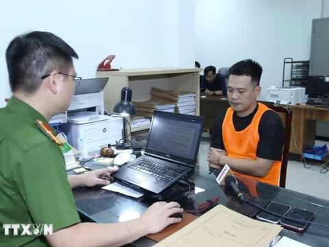 Triệt phá đường dây vận hành website phát bóng đá lậu