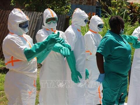 Dịch Ebola: WHO đề xuất thử nghiệm vaccine và thuốc điều trị mới