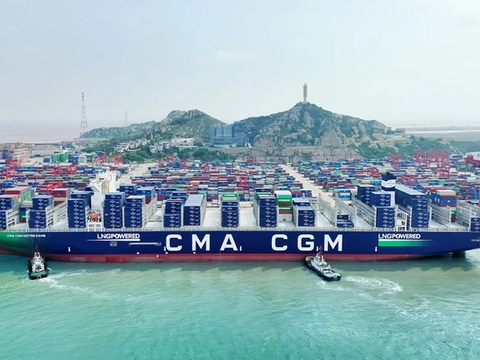 Tàu chạy bằng khí tự nhiên lớn nhất thế giới