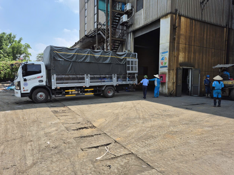 Hà Nội: Tiêu hủy lô thực phẩm nhập lậu trị giá hơn 328 triệu đồng