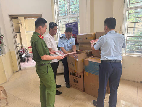 Hà Nội: Chuyển công an điều tra vụ hơn 8.000 bao thuốc lá nhập lậu