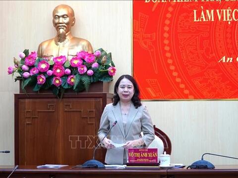 Đồng chí Võ Thị Ánh Xuân làm việc với Ban Thường vụ Tỉnh ủy An Giang