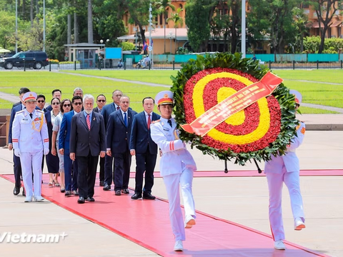 Thủ tướng Timor-Leste vào Lăng viếng Chủ tịch Hồ Chí Minh