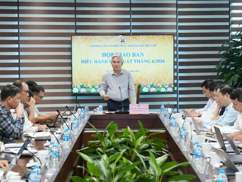 Duy trì nhịp sản xuất, bảo đảm nguồn than cho điện