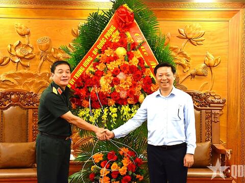 Thượng tướng Trương Thiên Tô thăm, chúc mừng một số cơ quan Trung ương và cơ quan thông tấn, báo chí