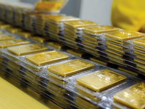 Ngày 16/6: Giá vàng trong nước đi ngang, vàng thế giới tăng