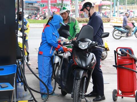 Giá xăng dầu hôm nay 24/6: Giảm mạnh khi Mỹ - Iran hạ nhiệt căng thẳng