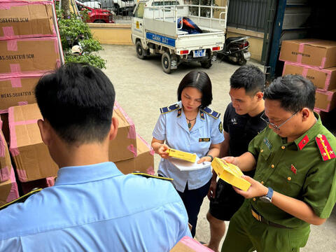 Hà Nội: Phát hiện hơn 50.000 sản phẩm mỹ phẩm giả mạo nhãn hiệu