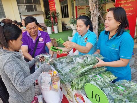 Thúc đẩy “sản phẩm xanh”, “tiêu dùng xanh”