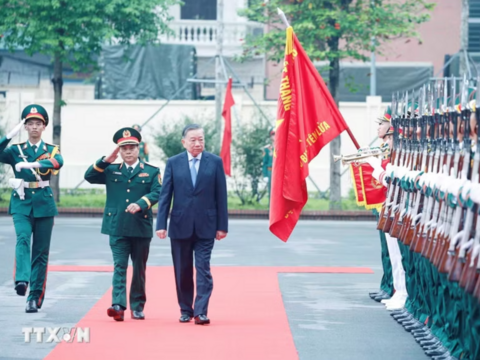 Tổng Bí thư, Chủ tịch nước: Xây dựng thế trận Pháo binh - Tên lửa trong nền quốc phòng toàn dân