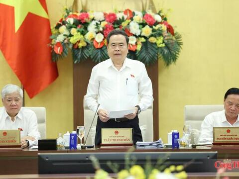 Chủ tịch Quốc hội: Không để chậm tiến độ trong xây dựng luật