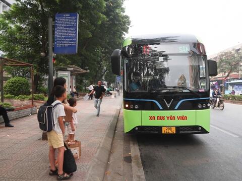 Hà Nội miễn vé xe buýt trong vành đai 1: Chủ trương nhân văn cần cách làm hiệu quả