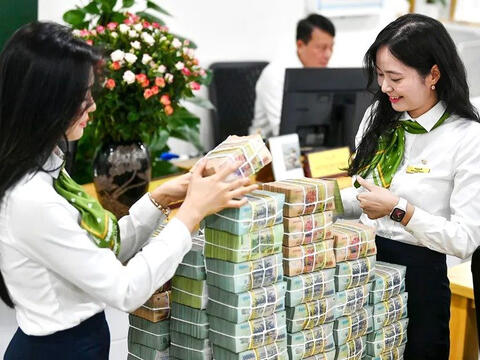Dòng vốn ngân hàng đang chảy mạnh vào khu vực sản xuất