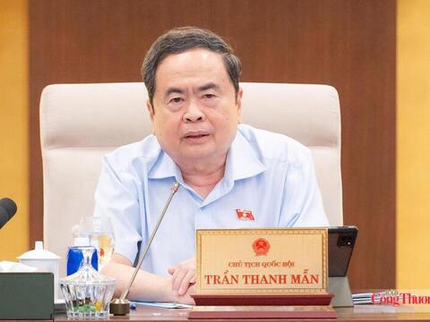 Chủ tịch Quốc hội: Bảo vệ chất xám, trao quyền cho doanh nghiệp xuất bản