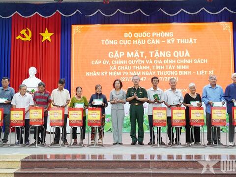 Tổng cục Hậu cần - Kỹ thuật tổ chức nhiều hoạt động tri ân người có công tại Tây Ninh