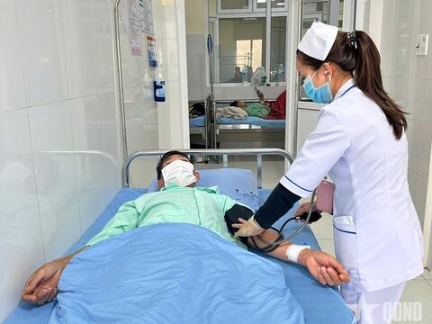 Bộ Y tế yêu cầu khẩn trương điều tra, xử lý vụ 84 người nghi ngộ độc thực phẩm sau khi ăn bánh mì