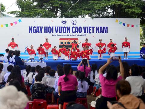 50 năm Vinamilk: Bền bỉ chăm sóc nền tảng cho thế hệ Việt Nam tương lai