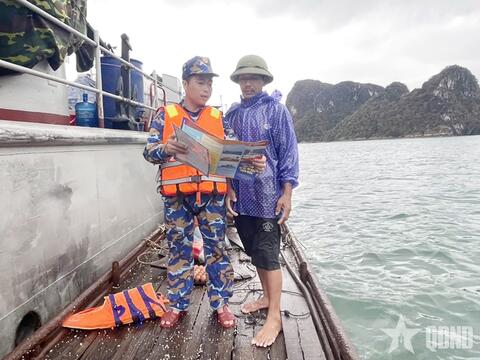 Bám biển, làm tốt công tác tuyên truyền pháp luật