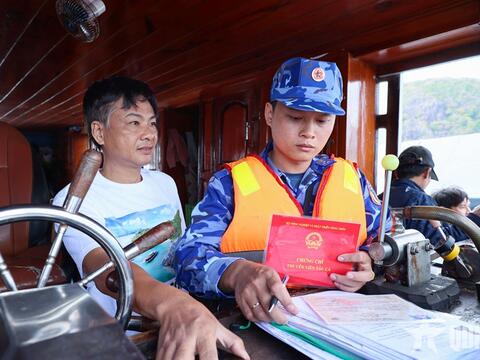 Bình yên biển, đảo quê hương: Giúp ngư dân chủ động phòng, chống khai thác IUU