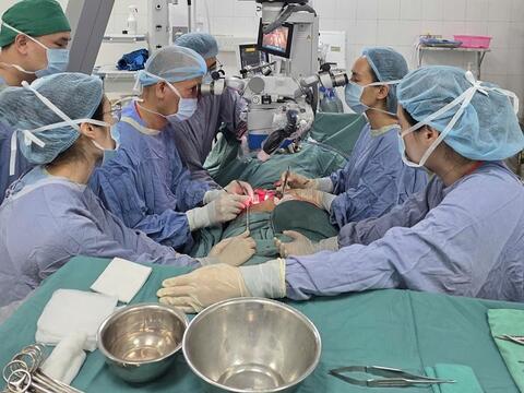 Ghép thần kinh bảo quản giúp bệnh nhân chấn thương nặng có cơ hội đi lại