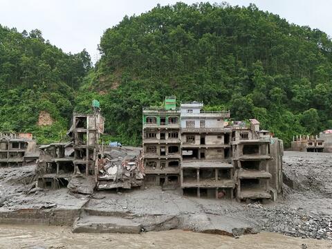 Hơn 1.300 người mất tích do lũ quét ở Nepal, Trung Quốc