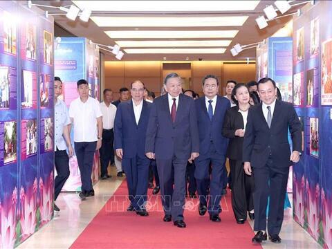 Tổng Bí thư, Chủ tịch nước Tô Lâm cùng lãnh đạo Đảng, Nhà nước tham quan triển lãm 'Những tấm gương bình dị mà cao quý'