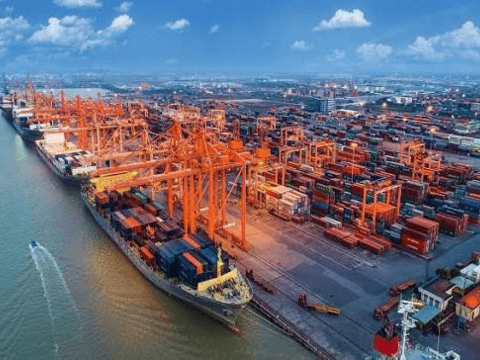 Kinh tế Việt Nam giữ đà tăng trưởng, áp lực cuối năm gia tăng