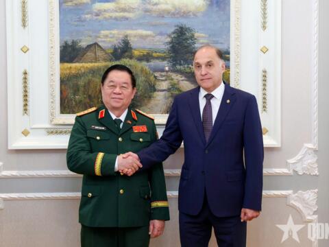 Đại tướng Nguyễn Trọng Nghĩa chào xã giao Thư ký Hội đồng An ninh Quốc gia Cộng hòa Belarus