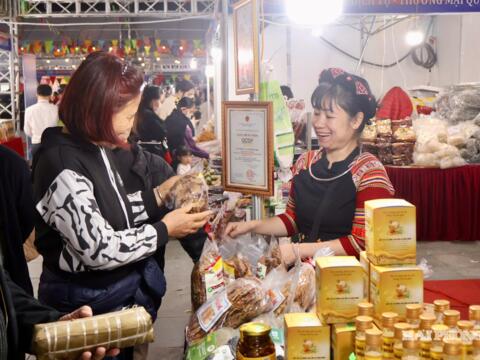Hội chợ công nghiệp nông thôn phía Bắc: Tăng kết nối, mở rộng thị trường