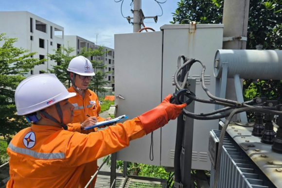 Thời tiết cực đoan trong tháng 6 và mức tiêu thụ điện tăng vọt