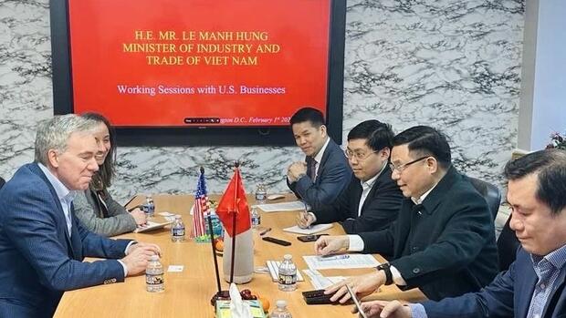 Quyền Bộ trưởng Bộ Công Thương Lê Mạnh Hùng làm việc với Tổng Giám đốc điều hành AES