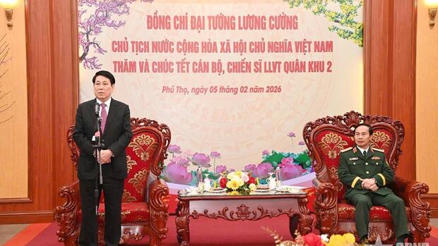 Chủ tịch nước Lương Cường thăm, chúc Tết cán bộ, chiến sĩ LLVT Quân khu 2