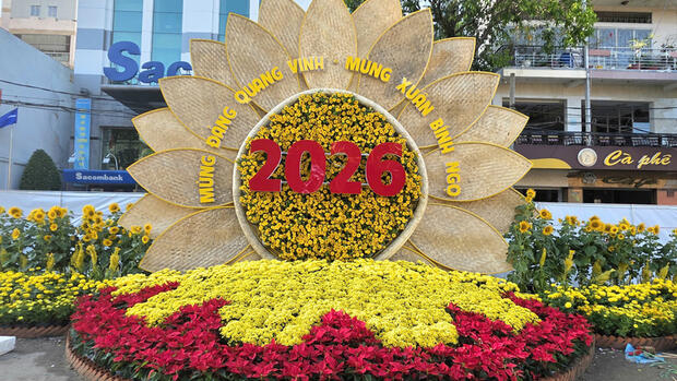 Đường hoa Cần Thơ 2026 rực rỡ sắc xuân, nổi bật linh vật ngựa