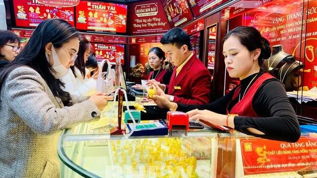 Giá vàng hôm nay (7-3): Đồng loạt giảm