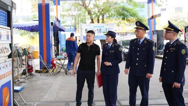 Quản lý thị trường siết chặt kiểm tra, giá xăng dầu dần ổn định