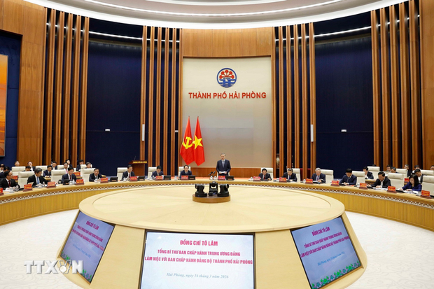 Tổng Bí thư: Xây dựng Hải Phòng thành trung tâm công nghiệp, cảng biển hiện đại