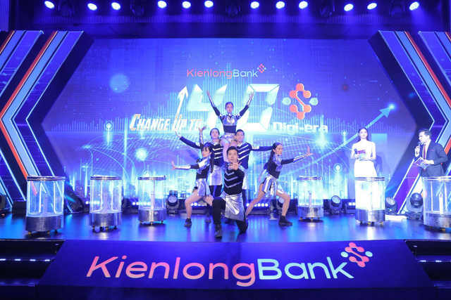 Ấn tượng với sự kiện chuyển mình bứt phá của KienlongBank - Ảnh 1. Ấn tượng với sự kiện chuyển mình bứt phá của KienlongBank - Ảnh 1.