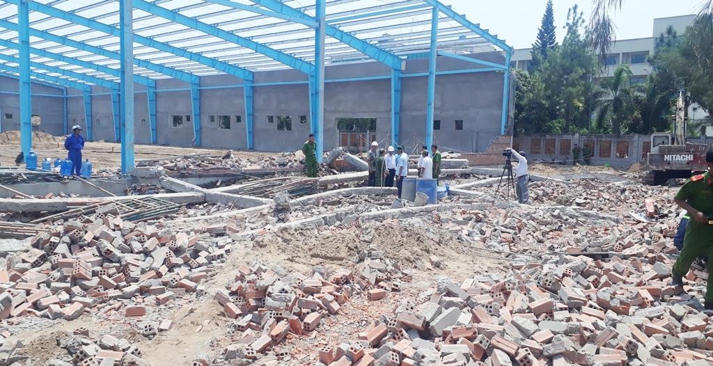 An ninh - Hình sự - Đang xét xử vụ sập tường khiến 7 người chết ở Vĩnh Long
