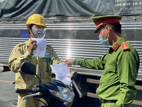 Bộ trưởng Bộ Y tế: Cảnh báo nguy cơ bùng phát dịch Covid-19 - Ảnh 1. Bộ trưởng Bộ Y tế: Cảnh báo nguy cơ bùng phát dịch Covid-19 - Ảnh 1.