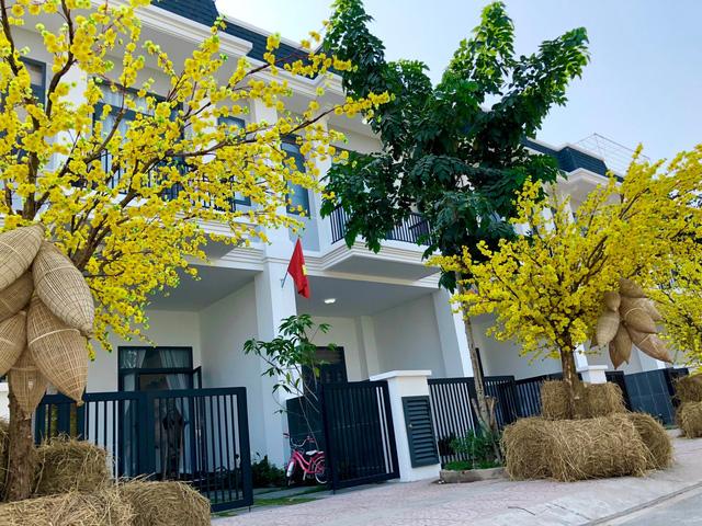 Tập đoàn BĐS Thắng Lợi dành gần 80 tỷ mua xe và 14 căn nhà tài trợ cho CBNV - Ảnh 4. Tập đoàn BĐS Thắng Lợi dành gần 80 tỷ mua xe và 14 căn nhà tài trợ cho CBNV - Ảnh 4.