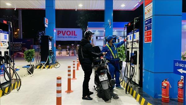 Giá xăng hôm nay (11/2) tăng mạnh, có thể tới 1.300 đồng/lít!