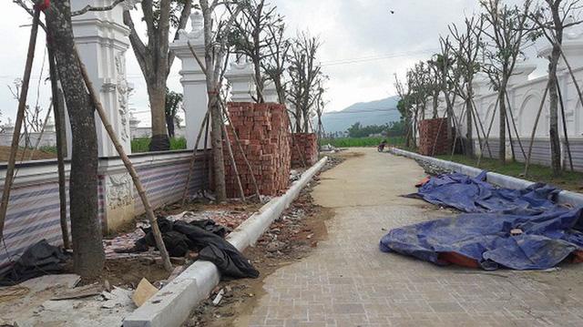 Cả đời bán rau, làm nông, cụ bà Hà Tĩnh 78 tuổi xây biệt thự 5.000 m2 kiến trúc châu Âu khiến người dân choáng váng - Ảnh 8.