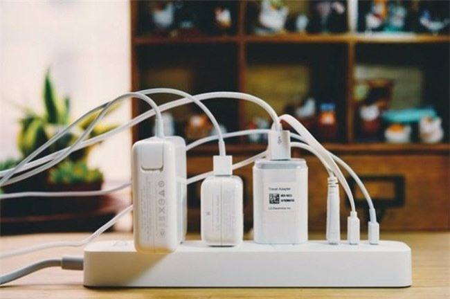 trong-nha-co-5-thiet-bi-can-rut-phich-cam-khi-khong-su-dung-01