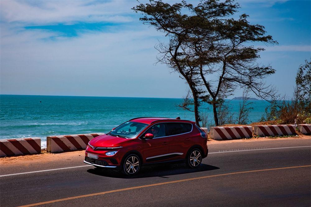 VinFast VF e34 đầu tiên xuyên Việt trong 48h: Sạc 11 lần, lượt đi hết 1 triệu tiền sạc - Ảnh 2. VinFast VF e34 đầu tiên xuyên Việt trong 48h: Sạc 11 lần, lượt đi hết 1 triệu tiền sạc - Ảnh 2.