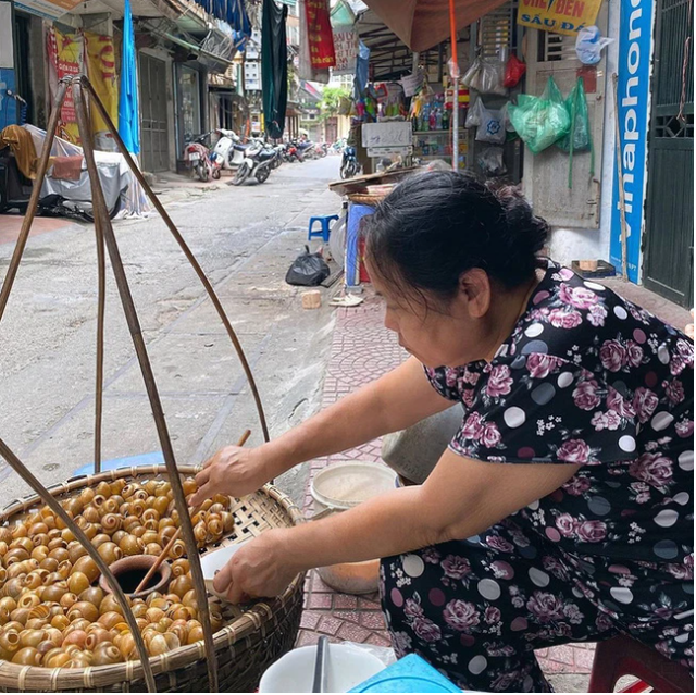 3 quán bún ốc nguội vừa KIÊU vừa đậm HƯƠNG VỊ vùng đất kinh kỳ: Khách không phải thượng đế, có tiền chưa chắc đã bán, mỗi lần chỉ được ăn 1 suất - Ảnh 3.