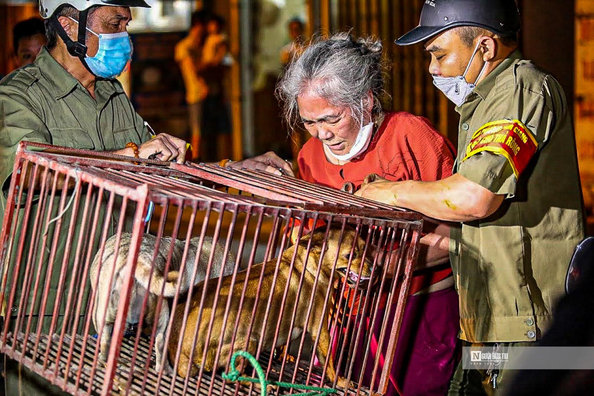 Dân sinh - Hà Nội: Thả chó ra đường, chủ nhân ngậm ngùi nộp phạt 1,5 triệu đồng (Hình 6).