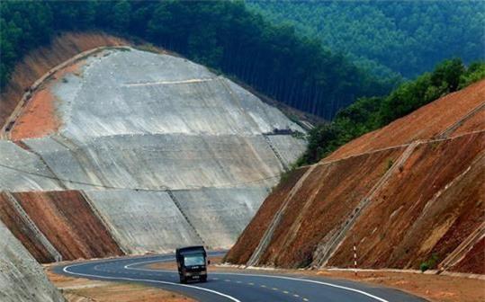 Sẽ mạnh tay với nhà thầu yếu làm chậm cao tốc Bắc - Nam - Ảnh 1.