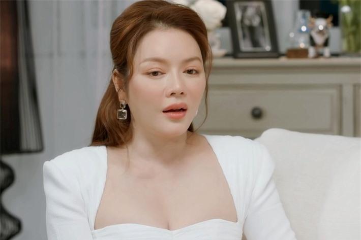 Lý Nhã Kỳ hủy vé máy bay, hoãn đi dự LHP Cannes dù đã chuẩn bị 50 bộ váy tiền tỷ  - Ảnh 2.