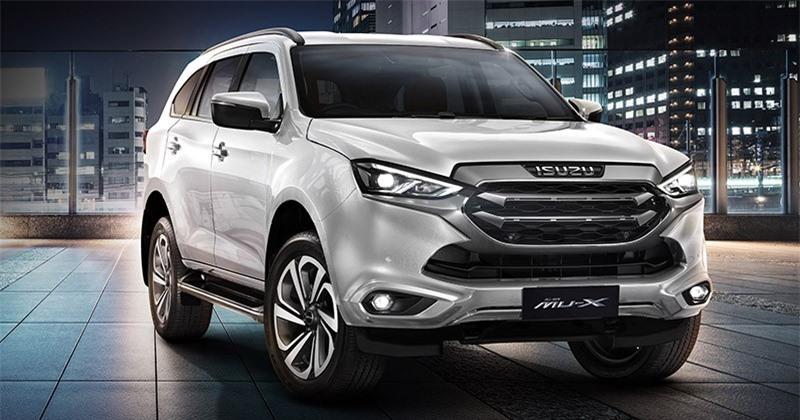 Isuzu mu-X 2022 thuộc thế hệ thứ 2, vốn được lên kế hoạch ra mắt cùng D-Max vào năm ngoái nhưng phải đến năm nay mới được đưa về Việt Nam.