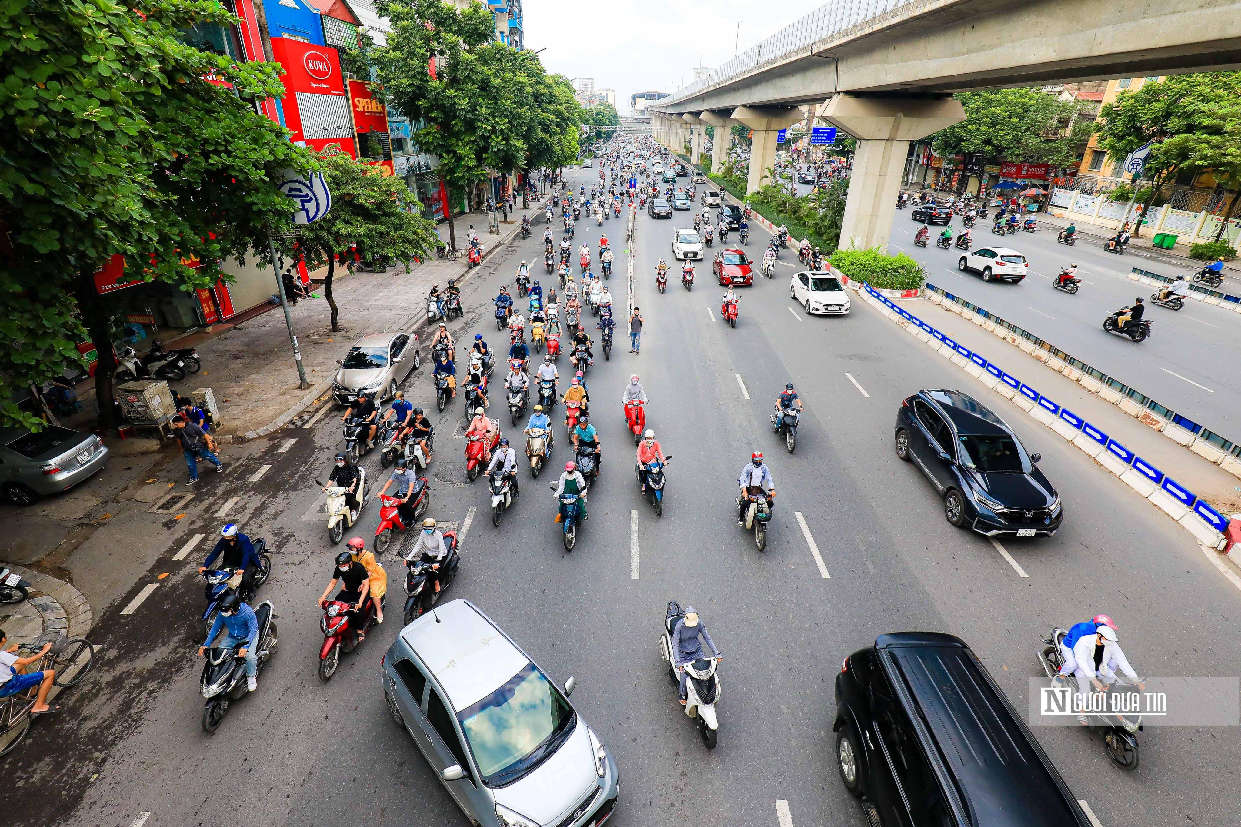 Sự kiện - Nhiều phương tiện vẫn 'lạc lối' sau 3 ngày phân làn đường Nguyễn Trãi (Hình 6).